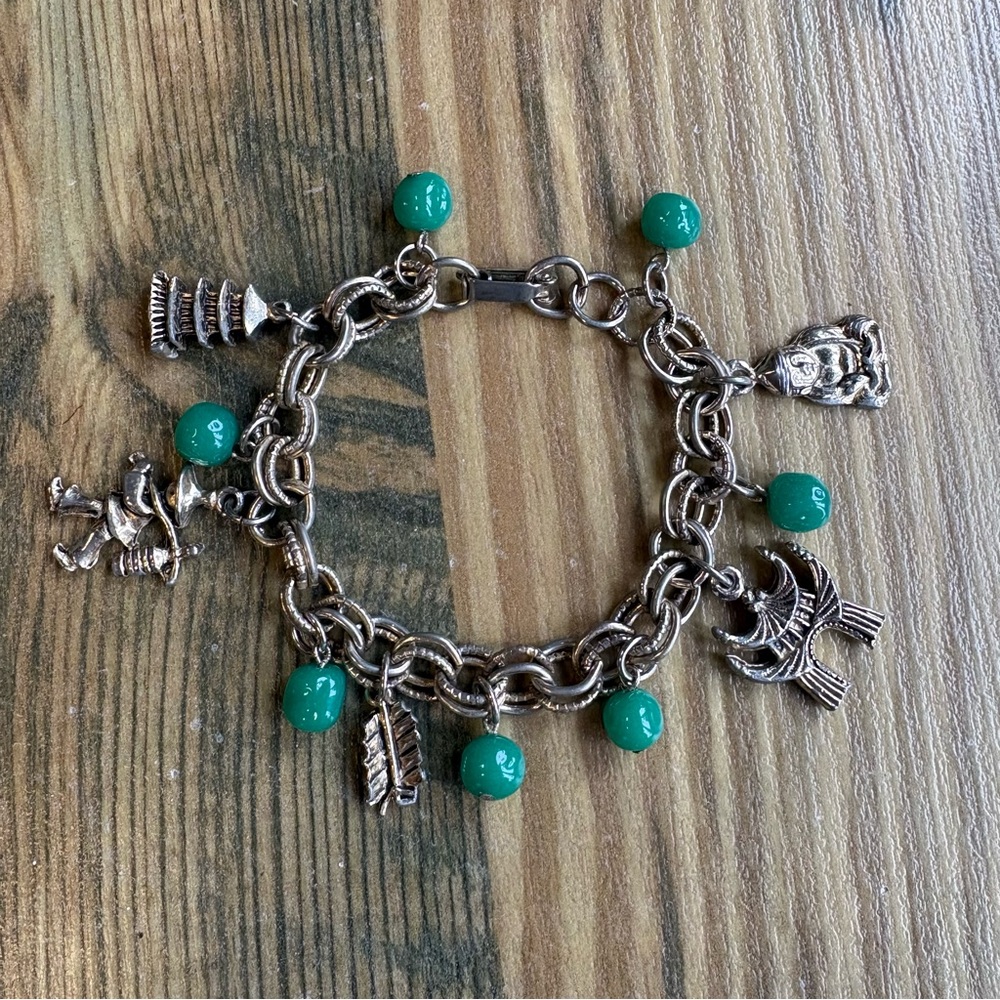 Vintage 70s goldtone Pagoda Charm Bracelet